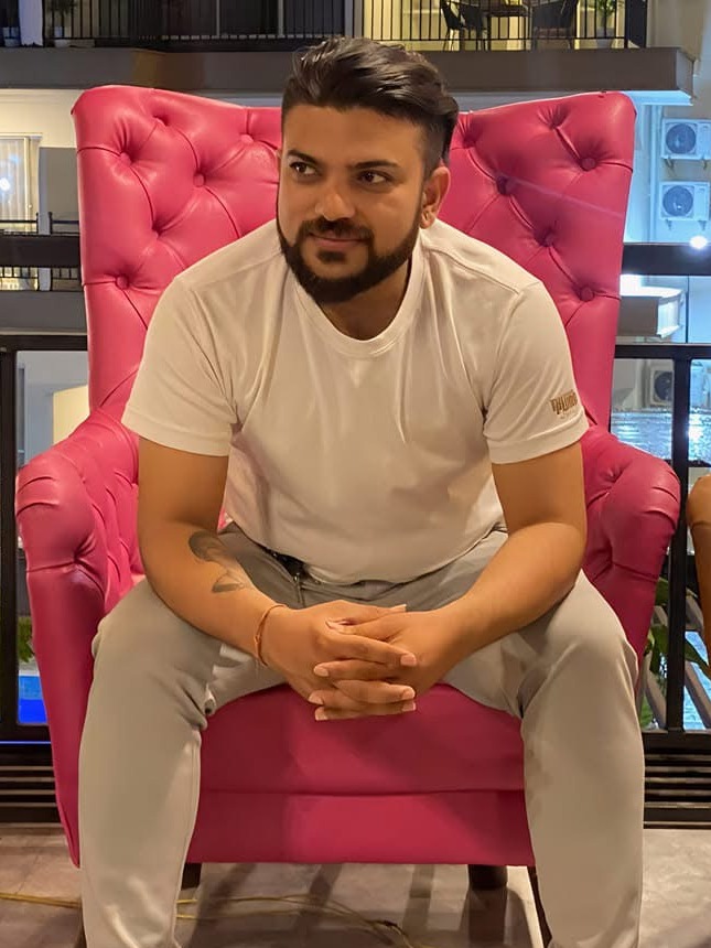 Bijay, Accountant